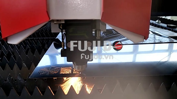Tại sao bạn nên chọn dịch vụ cắt laser của Fujido?