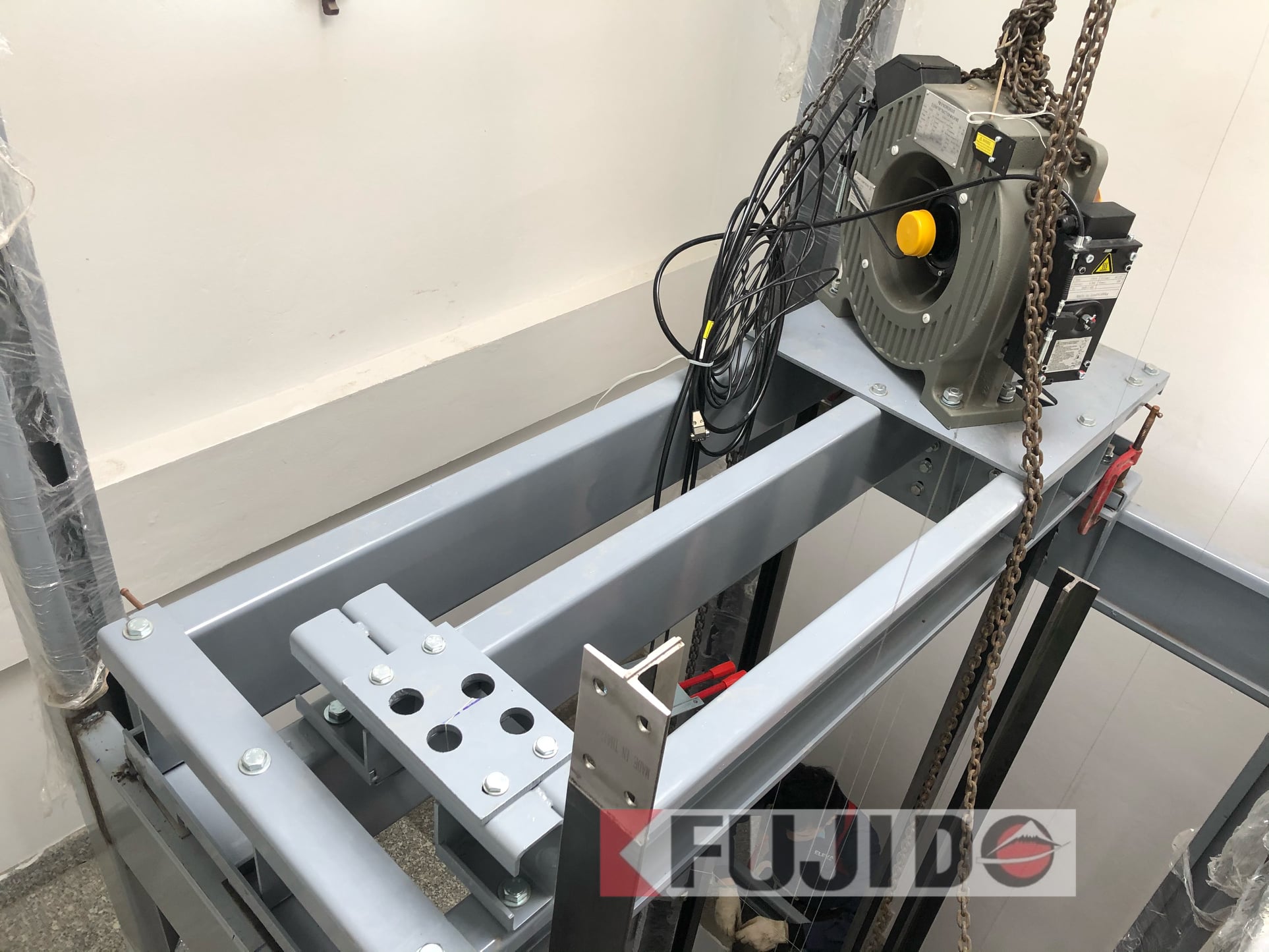 2 nguyen tac ve an toan trong lap dat thang may khong the bo qua 3