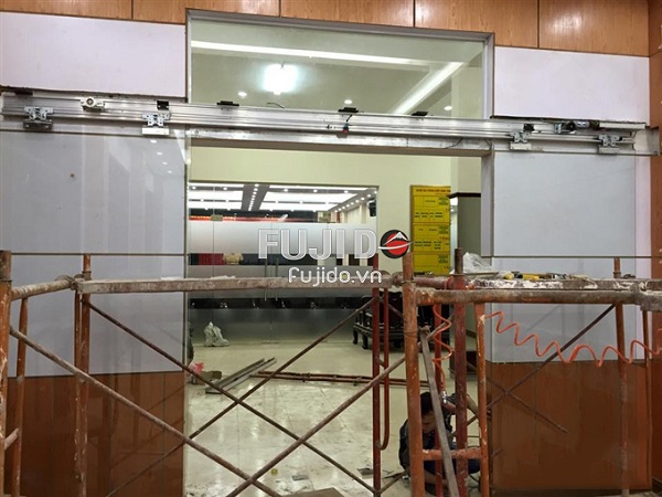 cua tu dong duoc lap dat nhu the nao 4 1