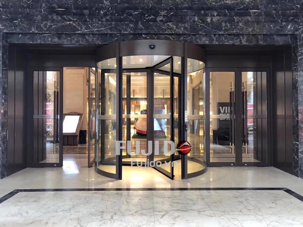 cua xoay tron tu dong1 1