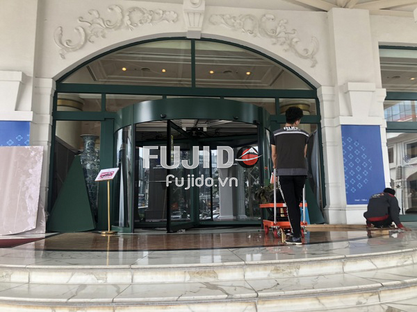 cua xoay tu dong 4 canh1 2