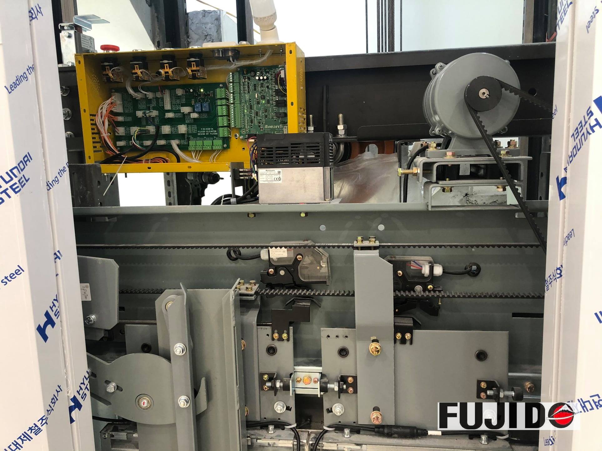 fujido tu van lap dat thi cong thang may gia dinh co nho