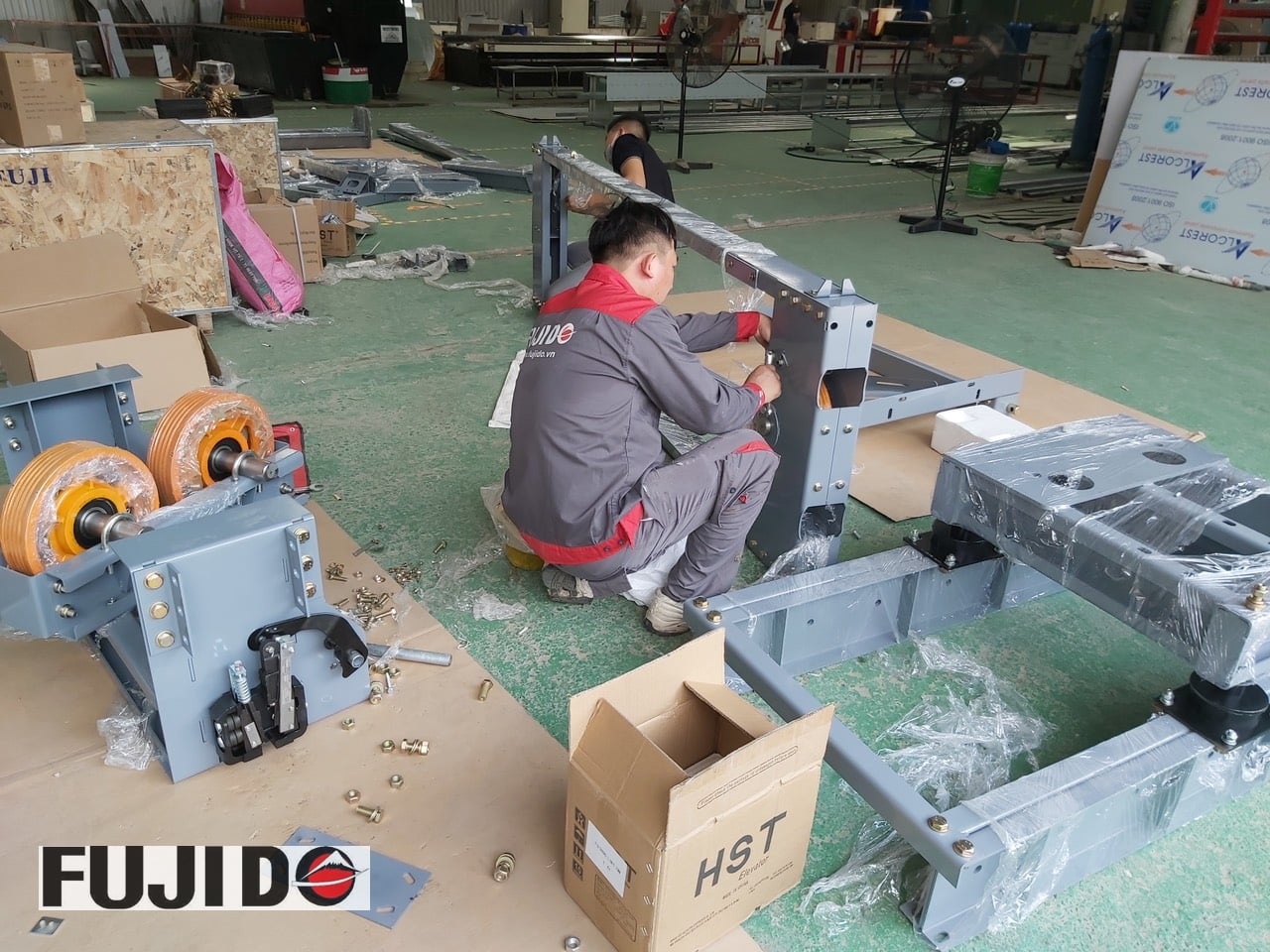 thang may khung sat 2 1