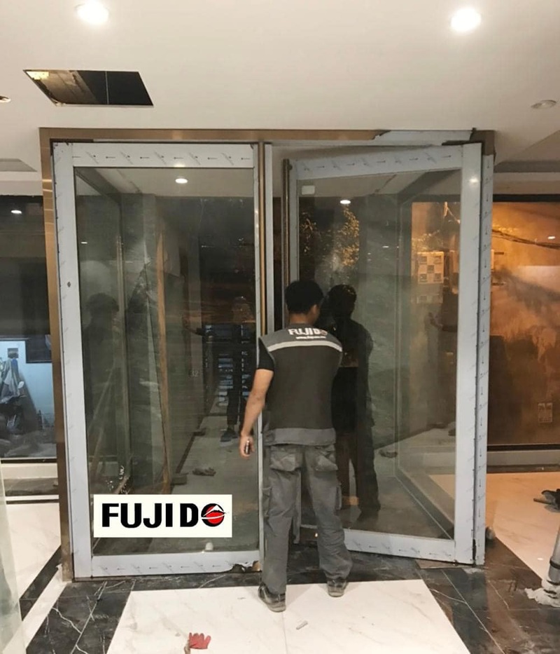 Báo giá cửa thủy lực Fujido – Giải pháp tối ưu cho không gian hiện đại 1 bao gia cua thuy luc fujido giai phap toi uu cho khong gian hien dai 1