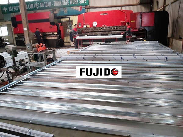 gia cong cua inox ha noi giai phap ben dep an toan cung fujido 2