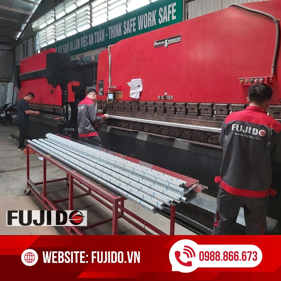 Gia công chấn gấp inox giá rẻ - Giải pháp tối ưu chi phí cùng Fujido 1 gia cong chan gap inox gia re giai phap toi uu chi phi cung fujido