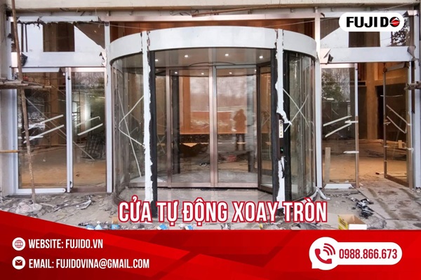 cua tu dong xoay tron vi sao ngay cang duoc ua chuong 2