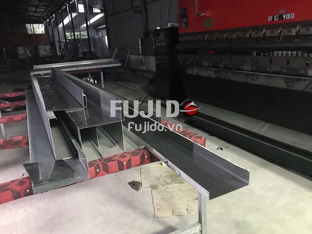 chan gap inox cua tu dong la gi va tai sao can do chinh xac cao 2