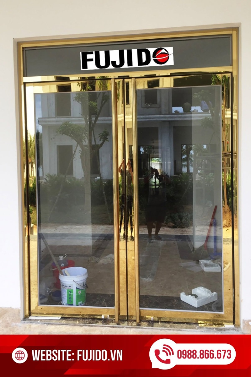 uu diem va ung dung cua cua kinh khung inox vang guong 3