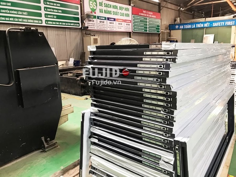 Cửa kính chống cháy Fujido – Giải pháp kết hợp an toàn và thẩm mỹ cho công trình 2 cua kinh chong chay fujido giai phap ket hop an toan va tham my cho cong trinh 2