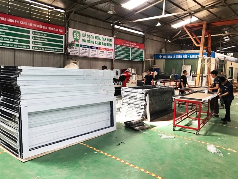 Cửa kính chống cháy Fujido – Giải pháp kết hợp an toàn và thẩm mỹ cho công trình 3 cua kinh chong chay fujido giai phap ket hop an toan va tham my cho cong trinh 3